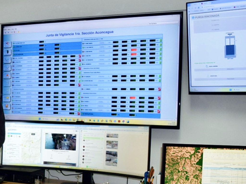 Sala de control y monitoreo de la Junta
